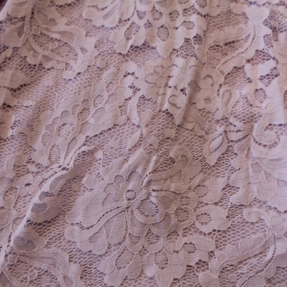 Muadress V-Neck Lace High-Low Dress - Picture 9 of 10